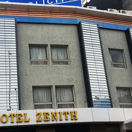 Hotel Zenith Surate Extérieur photo