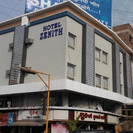 Hotel Zenith Surate Extérieur photo