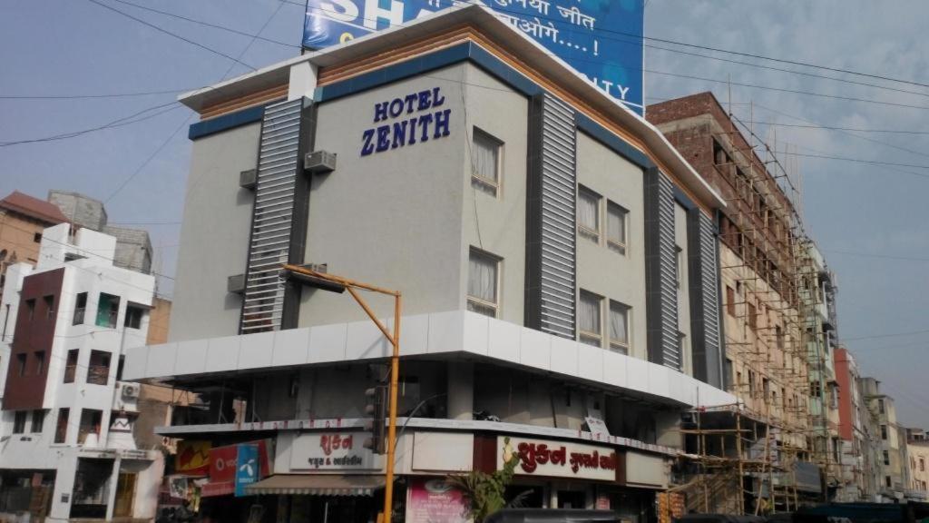 Hotel Zenith Surate Extérieur photo