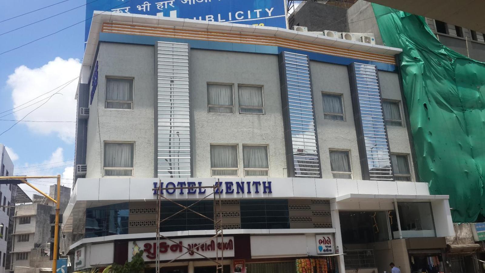 Hotel Zenith Surate Extérieur photo